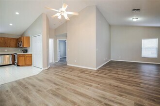 5019 Terra Vista Way in Orlando, FL - Building Photo - Building Photo
