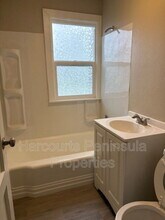 2831 NE Center St in Bremerton, WA - Building Photo - Building Photo