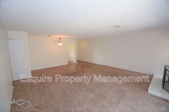 2235 Camilar Dr in Camarillo, CA - Building Photo - Building Photo