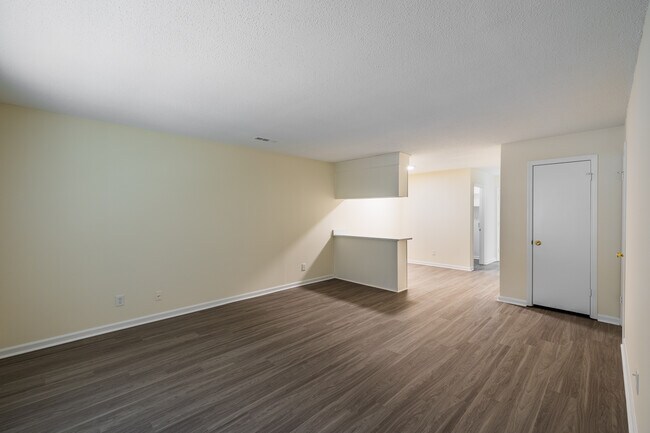 The Folly Townhomes in Charleston, SC - Building Photo - Interior Photo