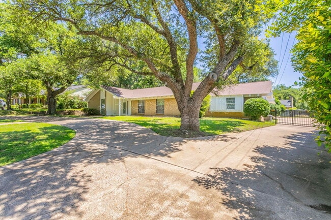 4106 New Copeland Rd in Tyler, TX - Building Photo - Building Photo