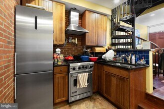 928 Irving St in Philadelphia, PA - Building Photo - Building Photo