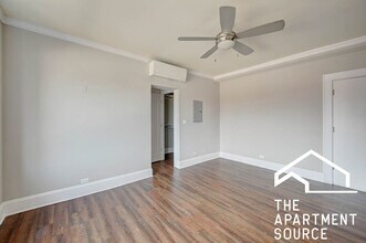 817 W Lakeside Pl in Chicago, IL - Building Photo - Building Photo