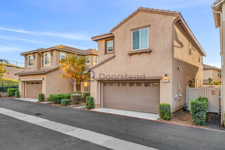 333 Dun Blazer Way in Fallbrook, CA - Foto de edificio - Building Photo