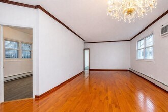 304 Fulton Ave in Jersey City, NJ - Foto de edificio - Building Photo