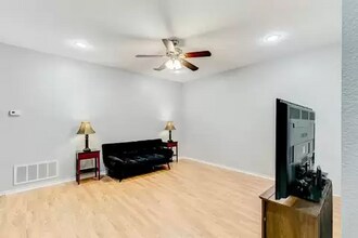 400 Gaither St in Glen Rose, TX - Building Photo - Building Photo