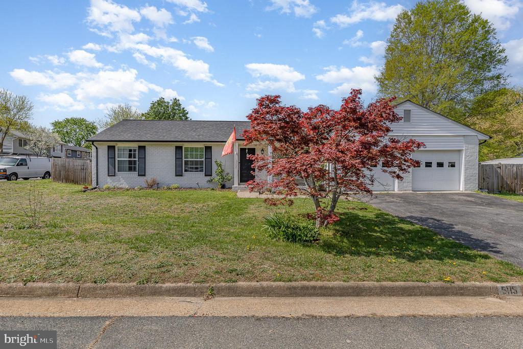 5115 Macnamara Dr in Fredericksburg, VA - Foto de edificio