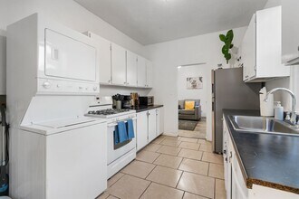 566 E 800 S in Salt Lake City, UT - Building Photo - Building Photo