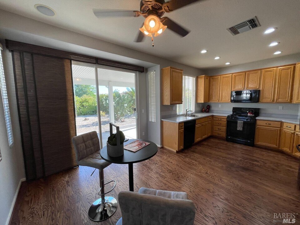 206 Cedar Ridge Dr in Rio Vista, CA - Building Photo