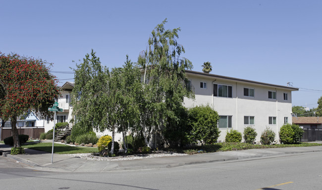 1196 Victoria Ave in San Leandro, CA - Foto de edificio - Building Photo