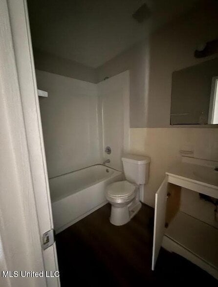 property at 601 W Hill Dr
