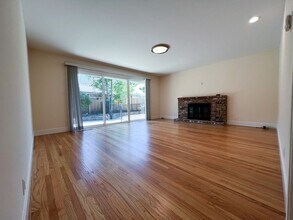 1555 Bedford Ave in Sunnyvale, CA - Building Photo - Building Photo