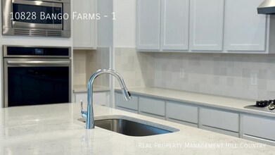 10828 Bango Farms in San Antonio, TX - Building Photo - Building Photo