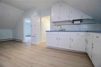 143 Tower St in Westerly, RI - Building Photo - Building Photo