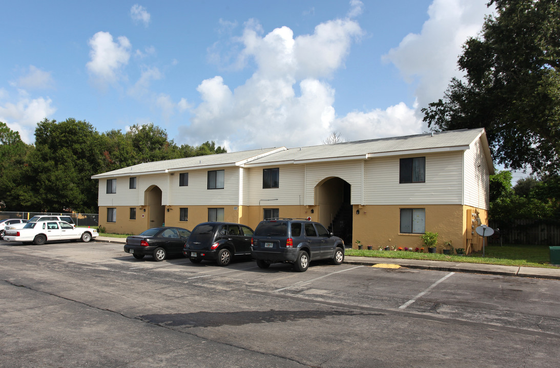 Harbour Court in Haines City, FL - Foto de edificio