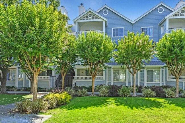 617 Arcadia Ter, Unit 205 in Sunnyvale, CA - Foto de edificio - Building Photo