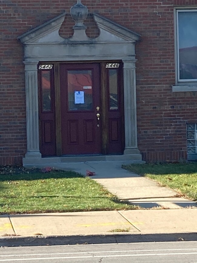 5446 N Elston Ave, Unit 2N in Chicago, IL - Building Photo - Building Photo