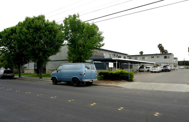 Granger Villa in Modesto, CA - Building Photo - Building Photo