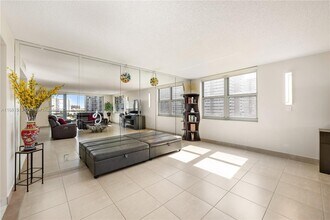 1920 S Ocean Dr in Hallandale Beach, FL - Building Photo - Building Photo