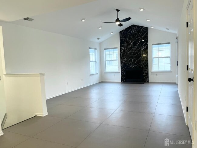 162 Vasser Dr in Piscataway, NJ - Building Photo - Building Photo