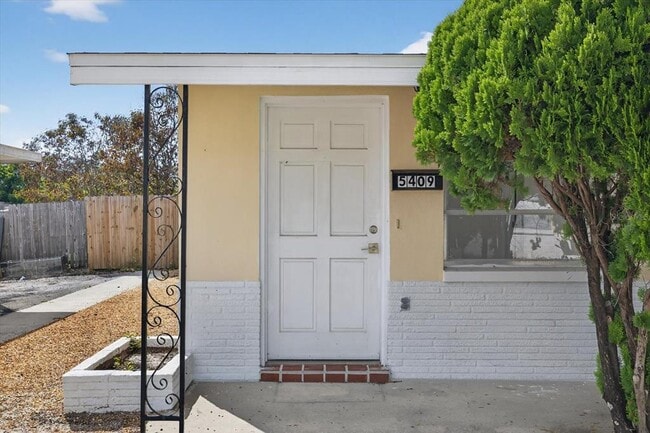 property at 5409 Oceanic Rd