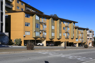 120 Portola Dr in San Francisco, CA - Building Photo