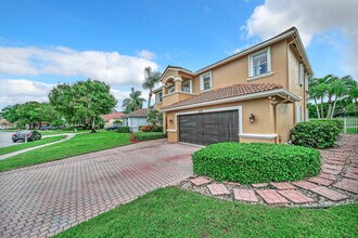 5878 Bay Hill Cir in Greenacres, FL - Building Photo - Building Photo
