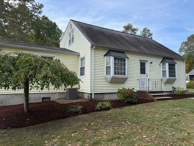 197 Forest St in Dighton, MA - Building Photo - Building Photo