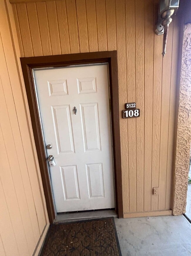 5122 S Jones Blvd in Las Vegas, NV - Building Photo - Building Photo