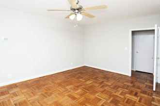 Connecticut Park Apartments in Washington, DC - Building Photo - Interior Photo