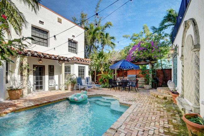 property at 713 Sunset Rd