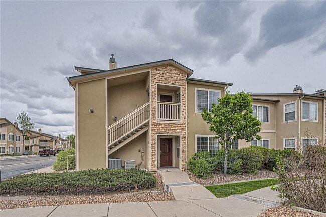 10070 E Carolina Dr in Denver, CO - Building Photo - Building Photo