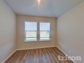 13693 Paxton Blvd in Saint Hedwig, TX - Building Photo - Building Photo