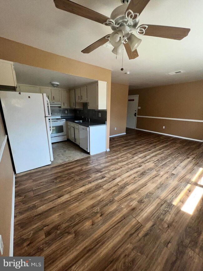 5017 Defford Pl in Eagleville, PA - Building Photo - Building Photo