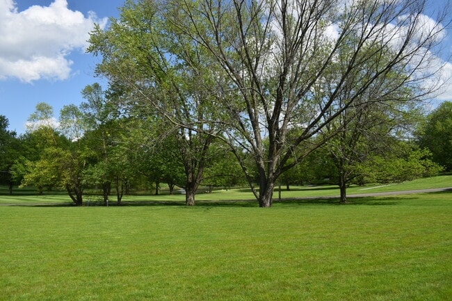 Residences at the Clubhouse in Camillus, NY - Foto de edificio - Building Photo
