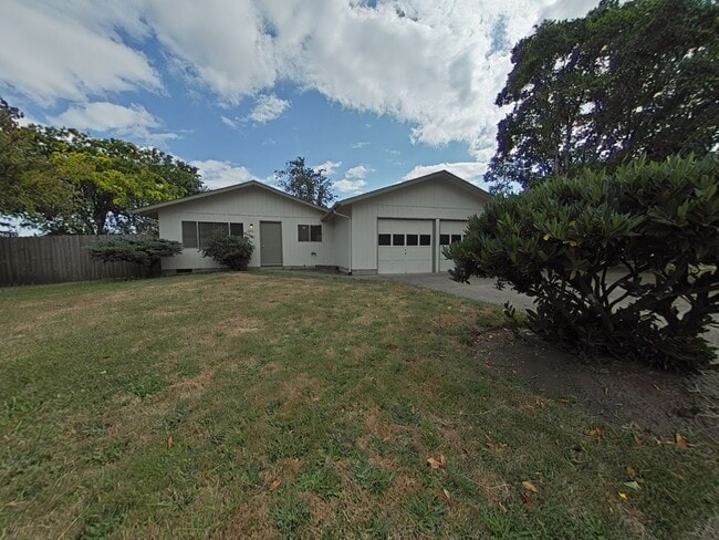property at 1150 NW Walnut Blvd