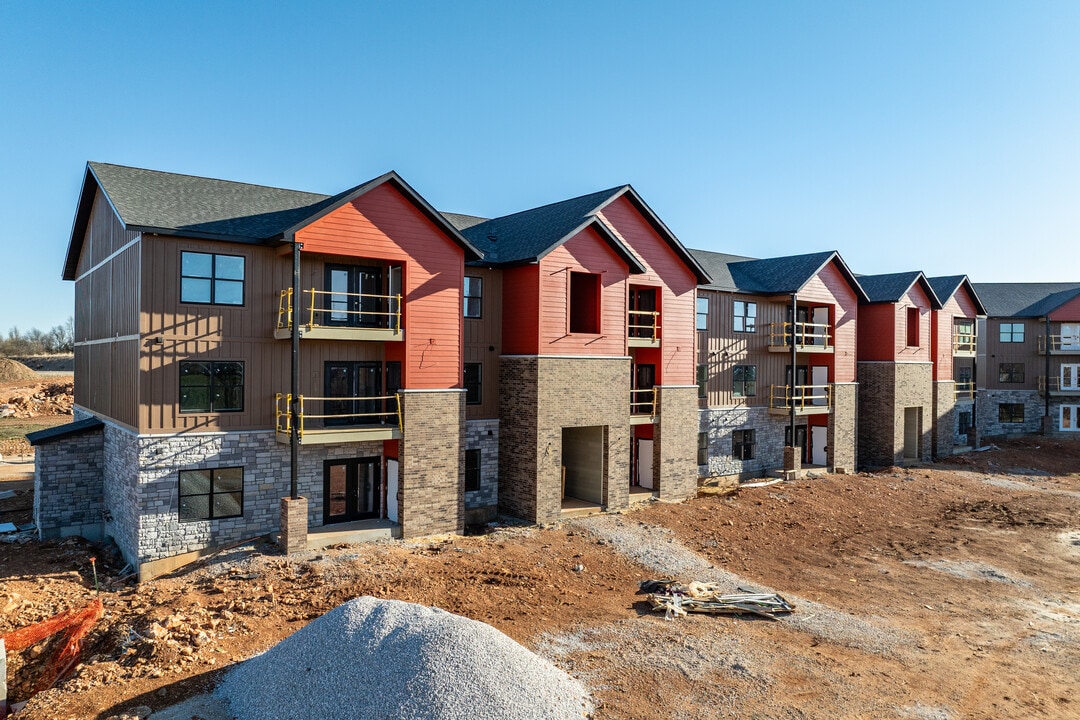 Iron Grain Villas and Apartments in Springfield, MO - Building Photo