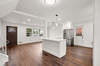 10021 Brunett Ave in Silver Spring, MD - Building Photo - Building Photo