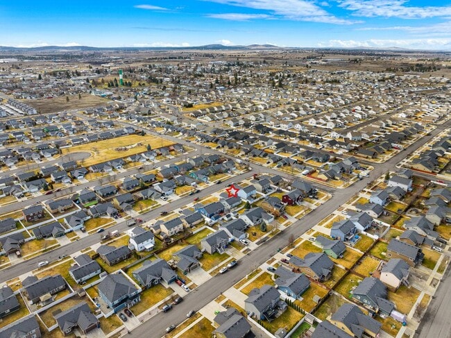 12530 W 2nd Ave in Airway Heights, WA - Building Photo - Building Photo