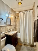 54 Lindale Ct in Clifton, NJ - Building Photo - Building Photo