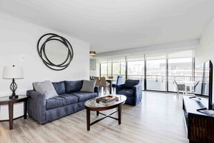 1550 Clarendon Blvd in Arlington, VA - Building Photo