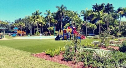 9801 NW 45th Ln in Doral, FL - Building Photo - Building Photo