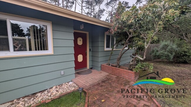 property at 4192 Crest Rd