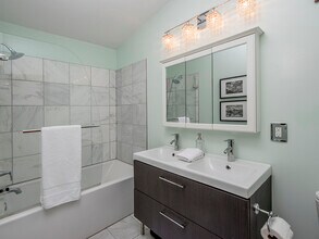 961 18th Ave SE in Minneapolis, MN - Foto de edificio - Building Photo