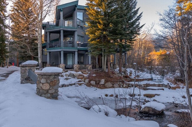 property at 95 Stonebridge Dr
