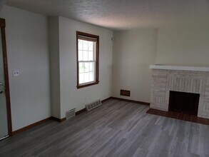 158 Beechwood Dr in Youngstown, OH - Building Photo - Building Photo