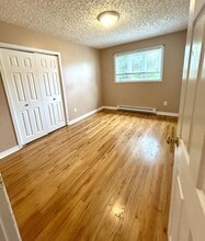 121 Canada Dr in St John's, NL - Building Photo - Building Photo