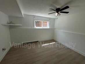 907 Sutherland Ave in Kelowna, BC - Building Photo - Building Photo