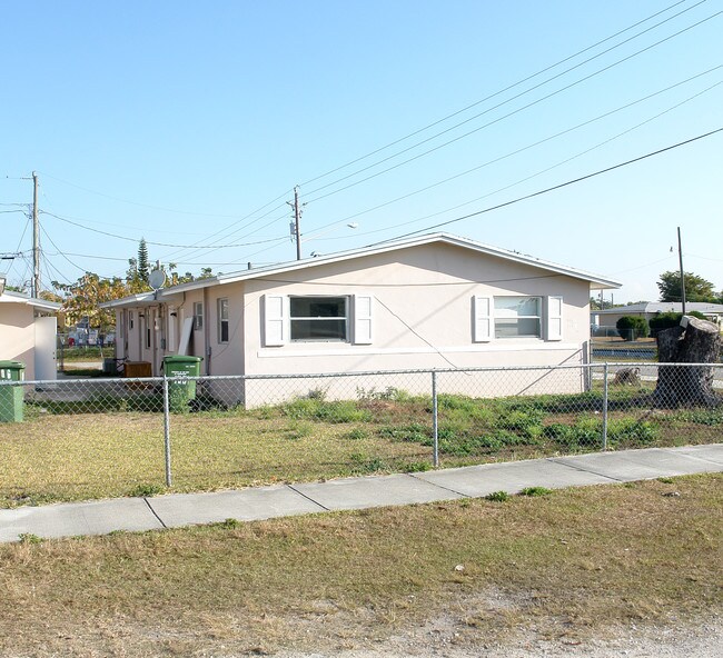 1001-1023 NW 9th Ct in Homestead, FL - Building Photo - Building Photo