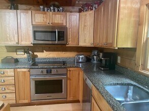 130 Benson Fuller Dr in Winhall, VT - Building Photo - Building Photo